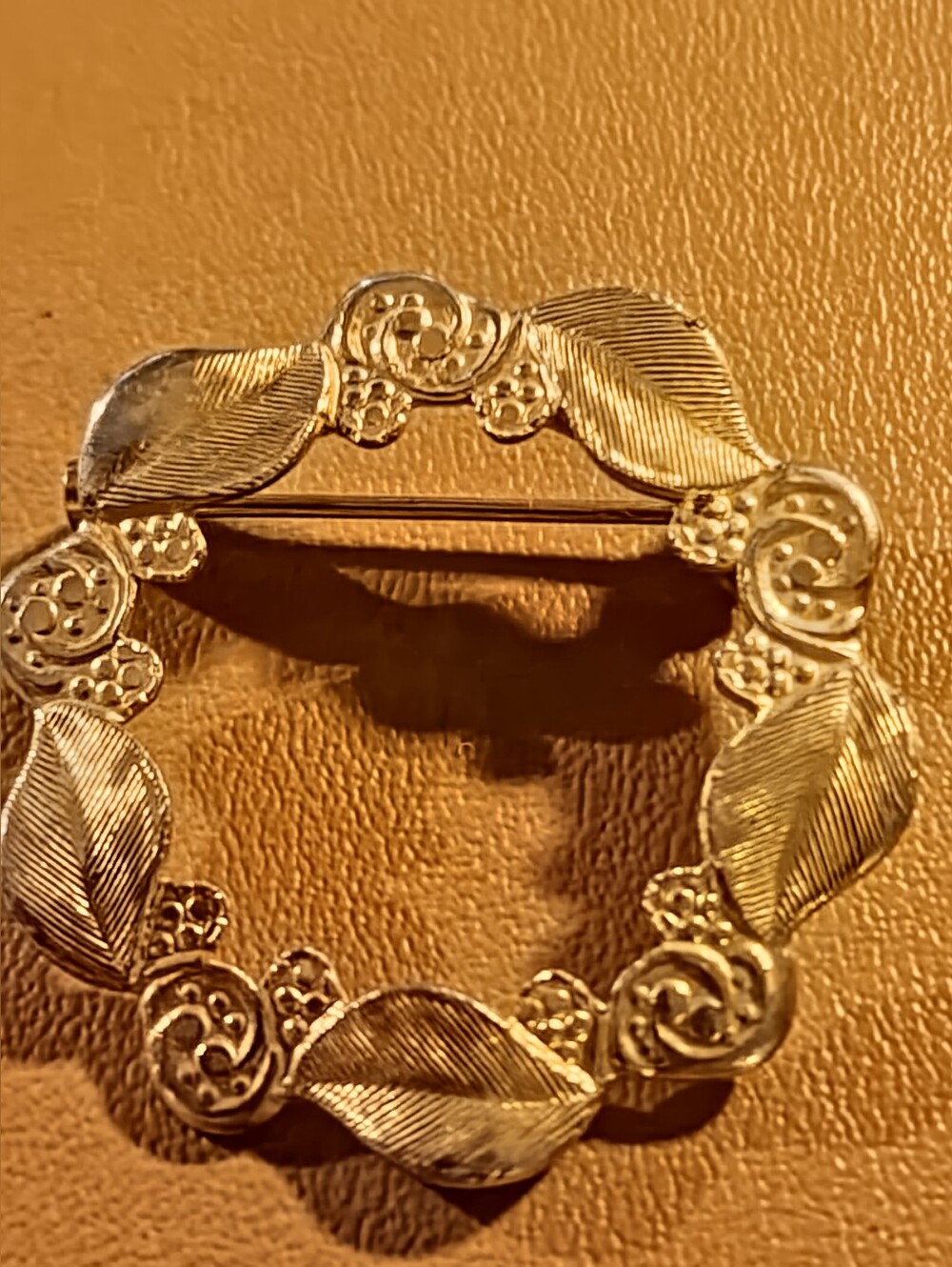 Gold Leaf Circle Brooch - Elegant Women’s Jewelry